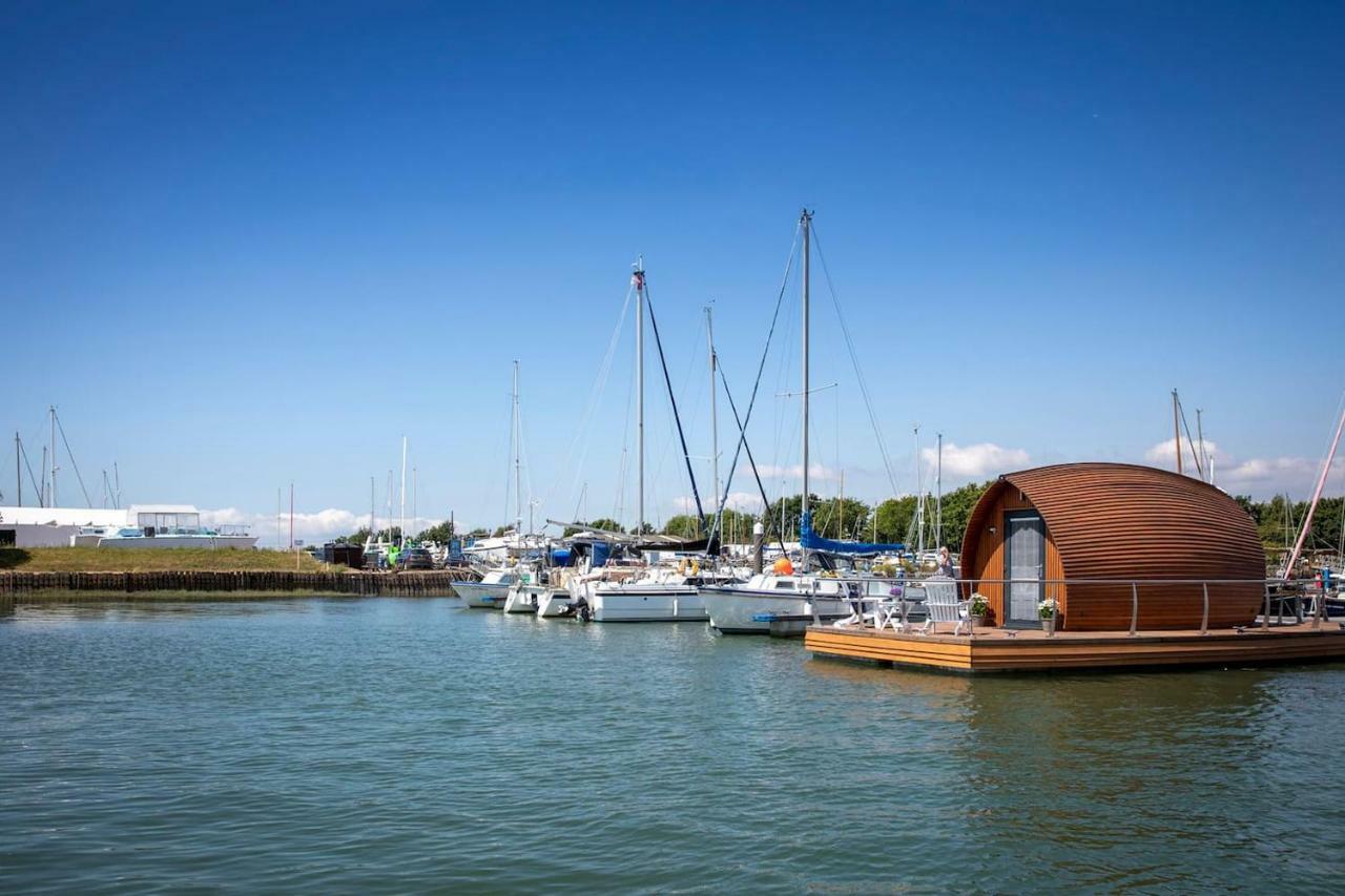 Sea Breeze Ark 900 Hotel Emsworth Exterior photo